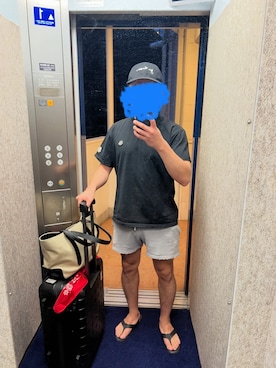 「アイテム（ビーチサンダル）」を使った、njamenaさん（メンズ・169cm）の夏コーディネート