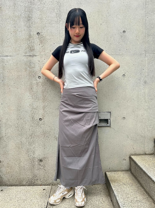 ナイキ スポーツウェア チル ニット ウィメンズ スリム グラフィック Tシャツ / Nike Sportswear Chill Knit Women's Slim Graphic T-Shirt HV4993-077 Light Smoke Grey