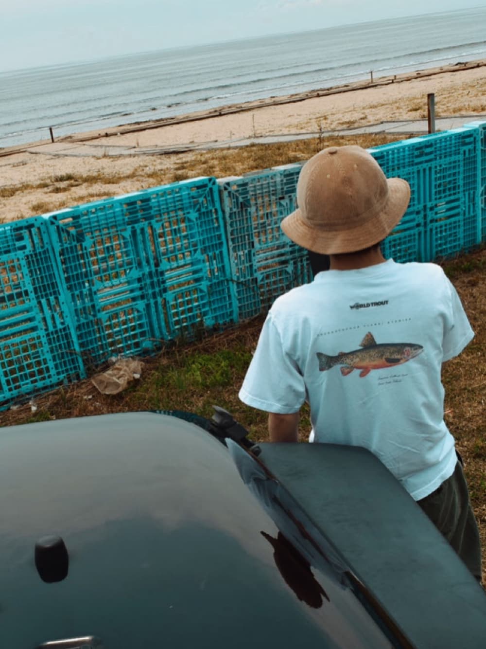 「patagoniaのアイテム（Tシャツ/カットソー、ホワイト系）」を使った、monkeys222さん（メンズ・165cm）の春コーディネートの1枚目の写真