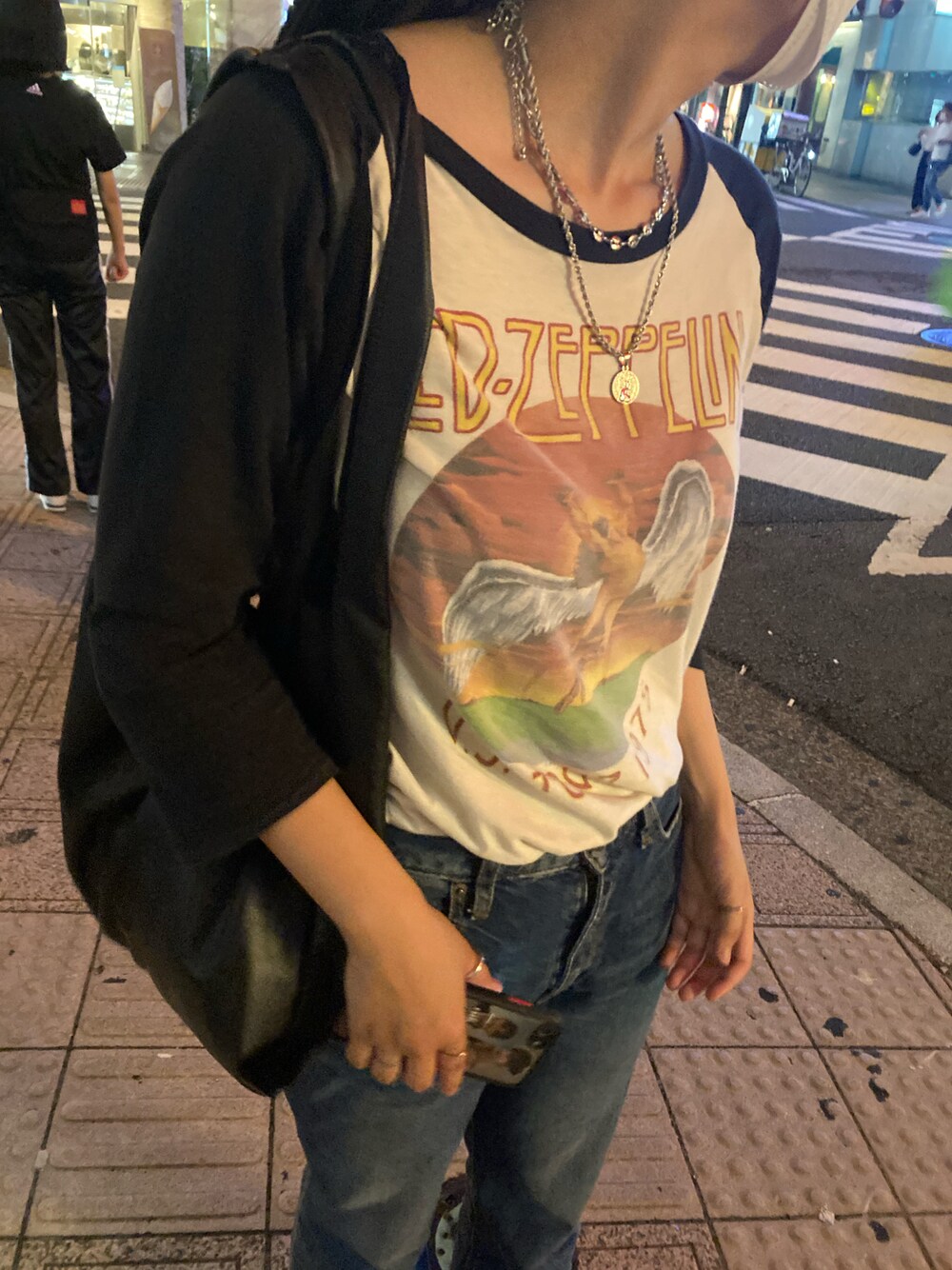 「バンドT、ラグランTシャツ、アメカジ、vintage、古着、casual」｜「usedのアイテム（Tシャツ/カットソー、その他）」を使った、miicさん（レディース・159cm）の夏コーディネートの1枚目の写真