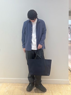 「アイテム（バッグ、ブルー系）」を使った、RYOUGAさん（メンズ・177cm）の秋コーディネート