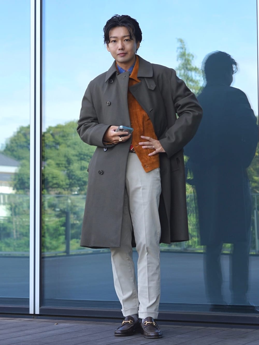 「レイヤードスタイル、秋コーデ、ネクタイ、ブラウン、テーラードジャケット、ローファー、スエード」｜「MackintoshのMACKINTOSH × BEAMS F / 別注 DUNKELD TRENCH ライトメルトン トレンチコート（トレンチコート、グリーン系）」を使った、shunkobayashiさん（メンズ・171cm）の秋コーディネートの1枚目の写真