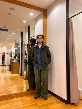 「アイテム（その他アウター、グリーン系）」を使った、tkoさん（メンズ・174cm）の秋コーディネート