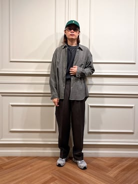 「オフィスカジュアル」｜「アイテム（Tシャツ/カットソー、グレー系）」を使った、tkoさん（メンズ・174cm）の秋コーディネート