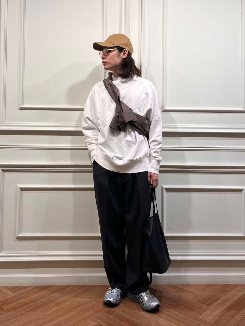 「アーバンリサーチ、別注、スウェット、URBANRESEARCH、レイヤード、テーパード、レイヤードスタイル、パンツ、雨の日コーデ、春、newarrival、休日スタイル、フェスコーデ、shirt、ur」｜「kearnyのkearny　uhuy II（メガネ、イエロー系）」を使った、tkoさん（メンズ・173cm）の春コーディネートの1枚目の写真
