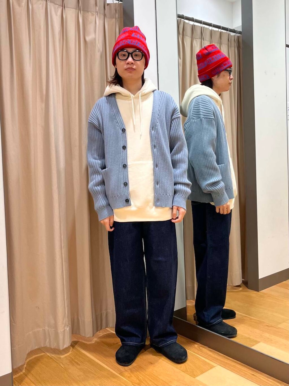 「アーバンリサーチ、lee、デニム、別注、ニット、デートコーデ、URBANRESEARCH、denim、春アウター、newarrival、春ニット、ur、id、pants、カラー」｜「Healthknitの『別注』Healthknit×DOOORS　フーディ（パーカー、ホワイト系）」を使った、tkoさん（メンズ・173cm）の冬コーディネートの1枚目の写真