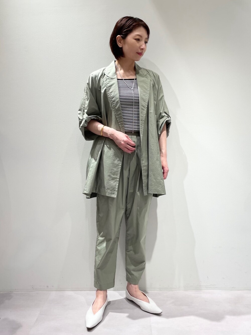 コムサイズム　ノーカラージャケットセットアップ　カーキ　春　お花見　コーデ！ コムサイズム ノーカラージャケットセットアップ カーキ 春 お