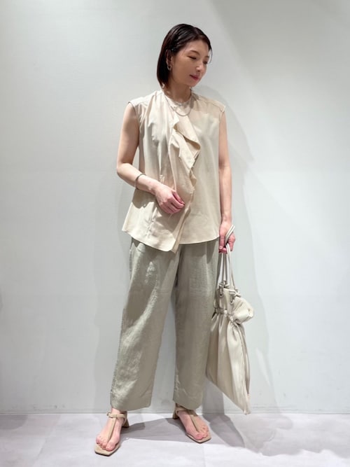 qualite / カリテ フロントラッフルノースリーブブラウス セール】 フロントラッフルノースリーブブラウス （シャツ