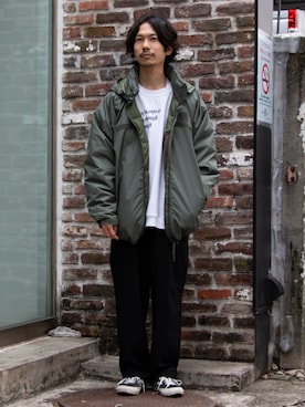 「gloster」｜「アイテム（ダウンジャケット/コート）」を使った、katsuさん（メンズ・170cm）の秋コーディネート