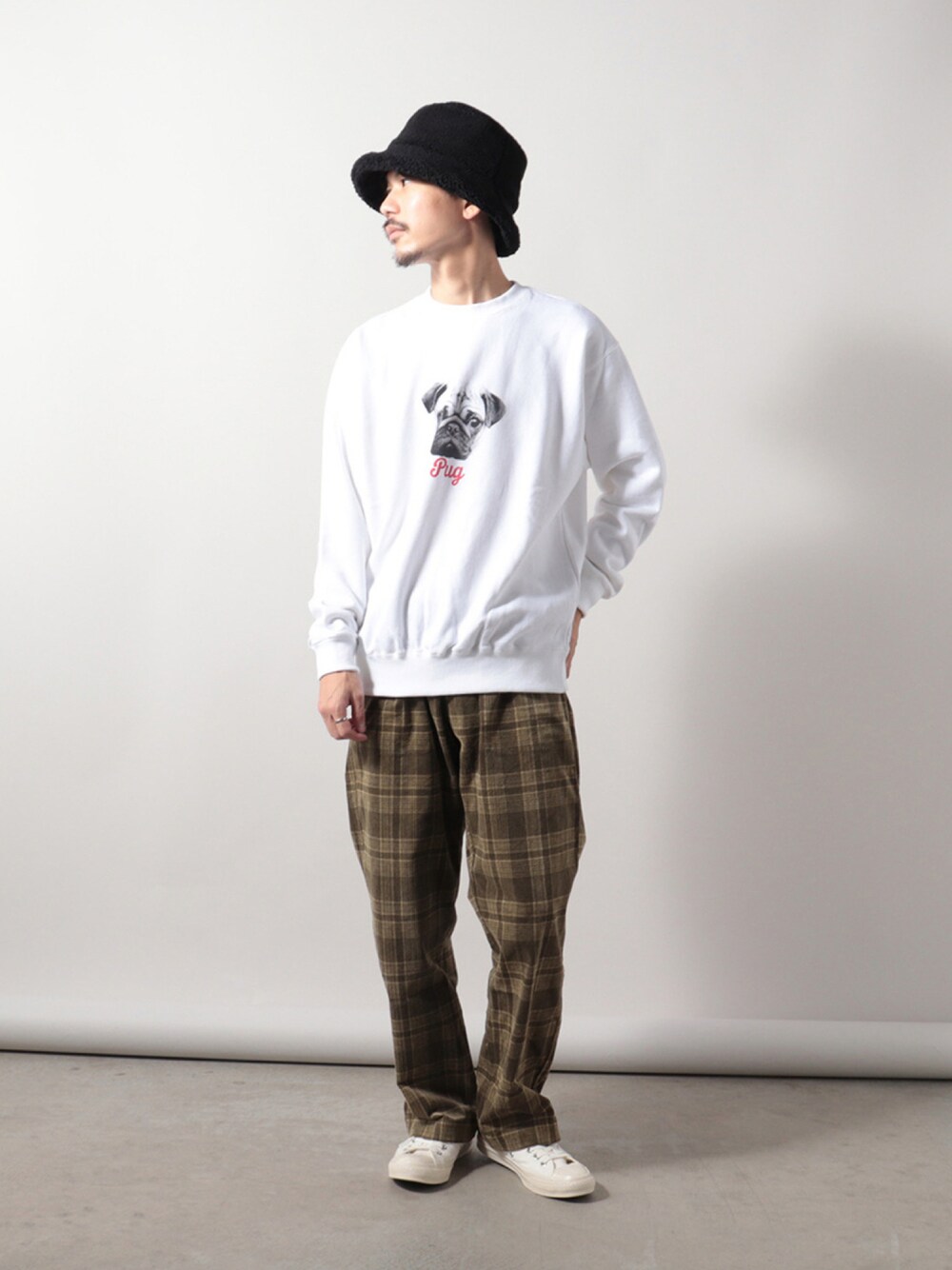 「フレディアンドグロスター、FREDY&GLOSTER、gloster、おしゃれさんと繋がりたい、お洒落さんとつながりたい、いいね、save、フォローお願いします🤑、アニマル、チェック、ボア、シェフパンツ、スウェット、秋服準備はじめました、秋コーデ、休日スタイル、アニマルプリント」｜「GLOSTERの【GLOSTER/グロスター】BOA HAT ボアハット（ハット、ブラック系）」を使った、katsuさん（メンズ・170cm）の秋コーディネートの1枚目の写真