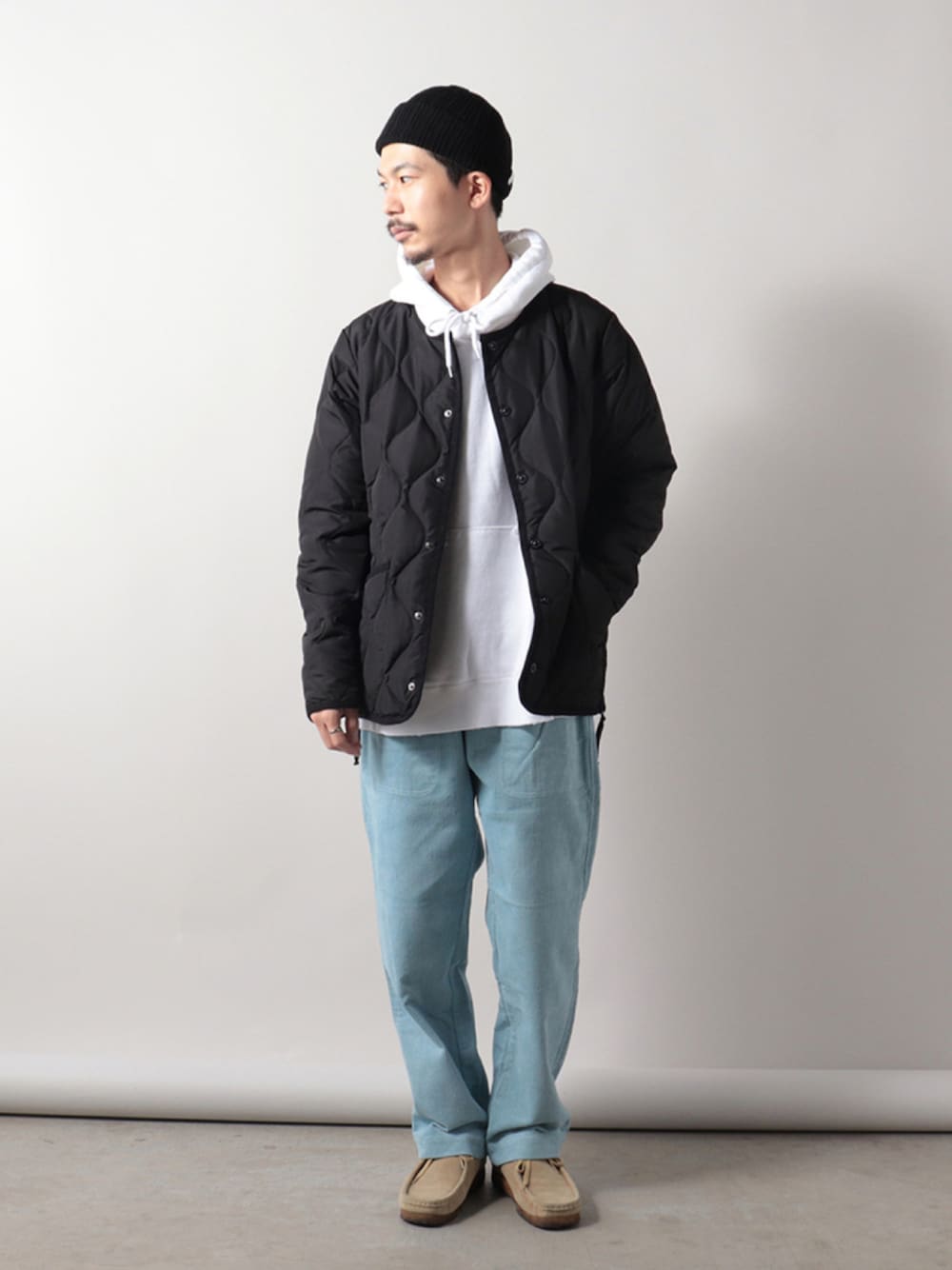 「フレディアンドグロスター、FREDY&GLOSTER、gloster、おしゃれさんと繋がりたい、お洒落さんとつながりたい、いいね、save、フォローお願いします🤑、キルティング、キルティングジャケット、キルティングアウター、ダメージ加工、レイヤードスタイル、秋コーデ、秋服準備はじめました、休日スタイル、シェフパンツ」｜「halo commodityの【halo Commodity/ハロ コモディティー】Half Thick Watch（ニットキャップ/ビーニー、ブラック系）」を使った、katsuさん（メンズ・170cm）の秋コーディネートの1枚目の写真
