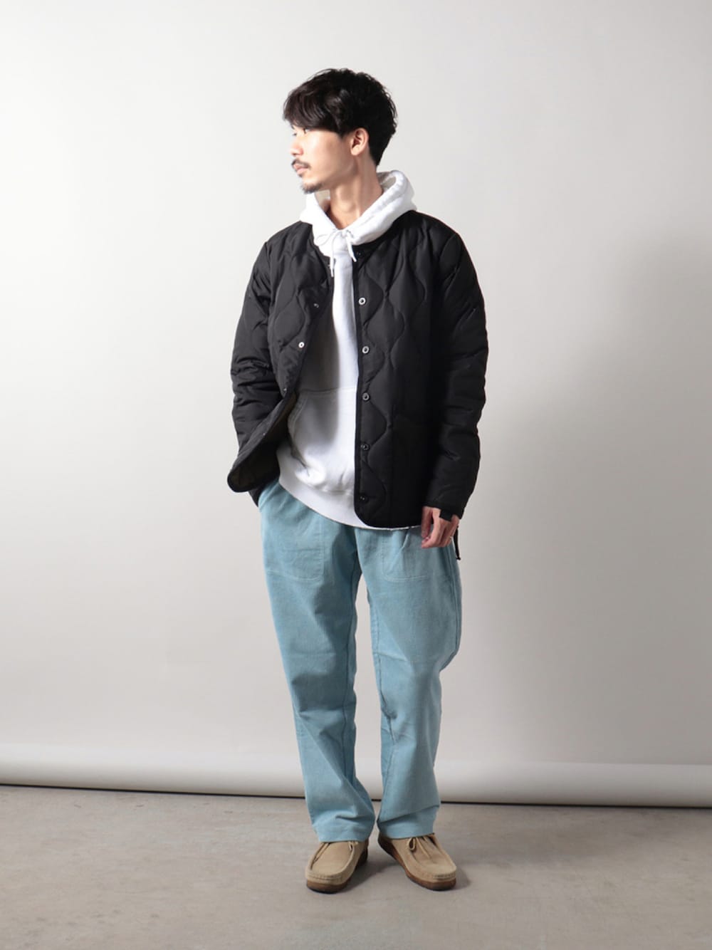 「フレディアンドグロスター、FREDY&GLOSTER、gloster、おしゃれさんと繋がりたい、お洒落さんとつながりたい、いいね、save、フォローお願いします🤑、キルティング、キルティングアウター、シェフパンツ、ダメージ加工、パーカー、秋服準備はじめました、秋コーデ、休日スタイル、レイヤードスタイル」｜「GLOSTERのJAPAN MADE ダメージ加工 プルオーバーパーカー（パーカー、ホワイト系）」を使った、katsuさん（メンズ・170cm）の秋コーディネートの1枚目の写真