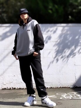 パーカー ブラック系 を使った ニットベスト のレディース人気ファッションコーディネート Wear