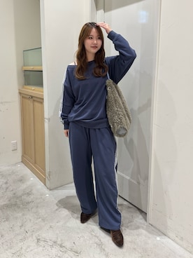 「CIAOPANIC TYPY（チャオパニックティピー）の【 FILA 別注 】レースドッキング裏毛オフショルダースウェット（スウェット、ブルー系）」を使った、ちなさん（レディース・162cm）の秋コーディネート