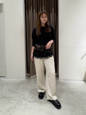 「CIAOPANIC TYPY（チャオパニックティピー）の∴【前後2WAY】ヘンリーネックサテンレースドッキングシアースラブTee（Tシャツ/カットソー、ブラック系）」を使った、ちなさん（レディース・162cm）の秋コーディネート