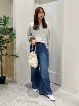 「CIAOPANIC TYPY（チャオパニックティピー）の【新色登場/美脚見え/3サイズ展開】柔らかルーズフレアイージーパンツ（デニムパンツ、ブルー系）」を使った、ちなさん（レディース・162cm）の夏コーディネート