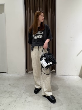 「CIAOPANIC TYPY（チャオパニックティピー）の∴アシッドウォッシュカレッジロゴオーバーTee（Tシャツ/カットソー、グレー系）」を使った、ちなさん（レディース・162cm）の秋コーディネート