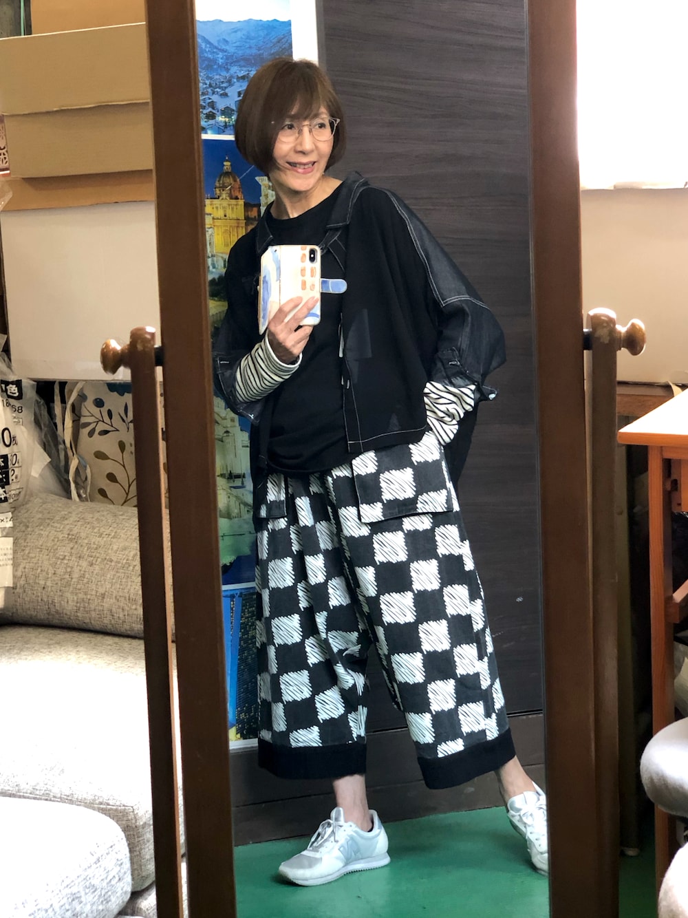 「モノトーン、シースルー、オトナカジュアル、シヨートパンツ」｜「BRILLANTEのアイテム（シャツ/ブラウス、ブラック系）」を使った、ruadaisukiさん（レディース・158cm）の春コーディネートの1枚目の写真