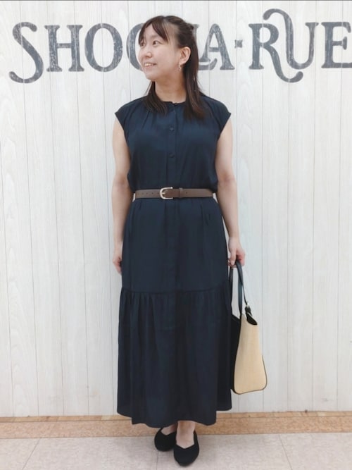 セール】柔らかで上品な光沢感 バンドカラー ティアードワンピース