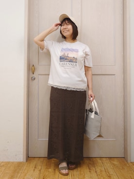 「SHOO・LA・RUE（シューラルー）の【ひんやり/UV/S-LL/洗濯機可】裾レースが女性らしさをプラスする プリントアソートTシャツ（Tシャツ/カットソー、ベージュ系）」を使った、とろろさん（レディース・153cm）の夏コーディネート