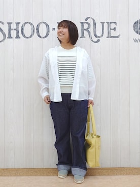 「SHOO・LA・RUE（シューラルー）の【さらり快適/洗濯機可/S-LL】UVカット機能付き ライトな着心地 ひんやりシャツパーカ（シャツ/ブラウス、ホワイト系）」を使った、とろろさん（レディース・153cm）の夏コーディネート