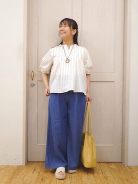 「SHOO・LA・RUE（シューラルー）の【洗濯後しわになりにくい/S-LL/インせず着られる】自然に体型カバー 麻調ペプラムブラウス（シャツ/ブラウス、ベージュ系）」を使った、とろろさん（レディース・153cm）の夏コーディネート