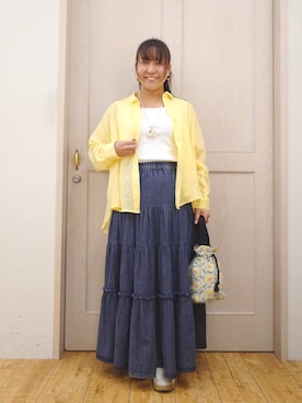 「SHOO・LA・RUE（シューラルー）の【ライトオンスデニム/S-LL】女性らしさをプラスする ティアードデニムロングスカート（デニムスカート、ブルー系）」を使った、とろろさん（レディース・153cm）の春コーディネート