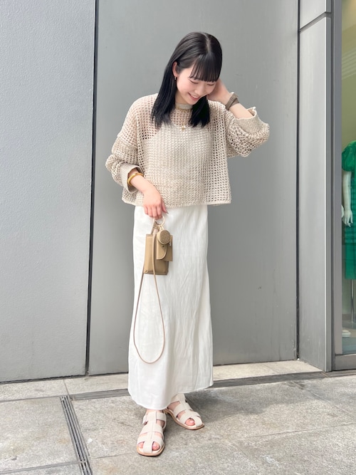 ⭐︎新品タグ付き⭐︎DOUDOU ショート丈 サマーニット ラメ メッシュ ゴールド DouDou（ドゥドゥ）の「ショート丈ラメメッシュプルオーバー