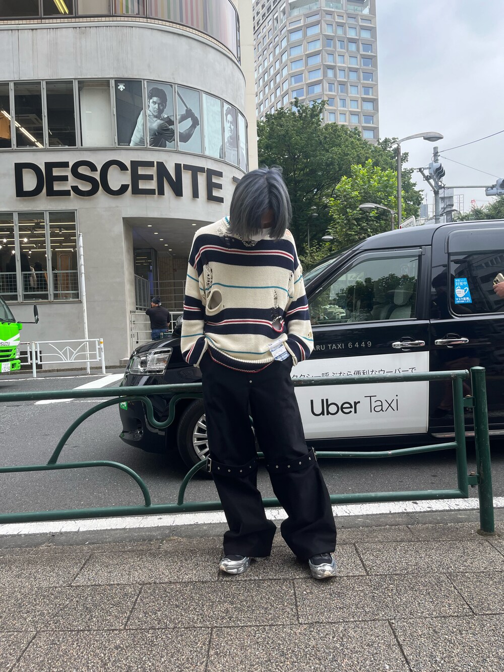 「シンプルコーデ、オトナカジュアル、オーバーサイズ、秋のコーデ、シンプルスタイル」｜「JOHN LAWRENCE SULLIVANのアイテム（パンツ、ブラック系）」を使った、hayato0717さん（メンズ・175cm）の夏コーディネートの1枚目の写真