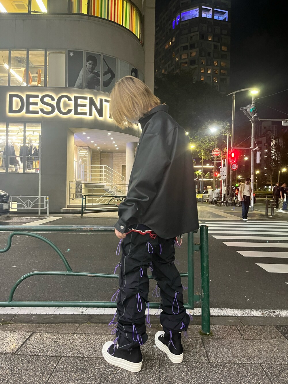「カジュアル、秋コーデ、きれいめカジュアル、シンプルコーデ、#秋コーデ、カジュアルコーデ、おしゃれさんと繋がりたい、オトナカジュアル」｜「JOHN LAWRENCE SULLIVANのアイテム（ジャケット/アウター、ブラック系）」を使った、hayato0717さん（メンズ・175cm）の秋コーディネートの1枚目の写真
