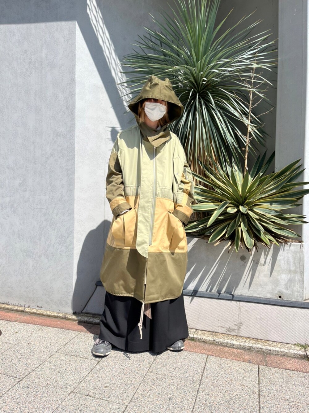 「おしゃれさんと繋がりたい、スニーカーコーデ、ゆるコーデ、きれいめカジュアル、韓国ファッション、冬コーデ、プチプラ、ストリートMIX、低身長男子、カーキ、カジュアルコーデ、ビタミンカラー、ROYAL FLASH、服飾学生」｜「BED J.W. FORDのアイテム（パンツ、ブラック系）」を使った、hayato0717さん（メンズ・175cm）の春コーディネートの1枚目の写真