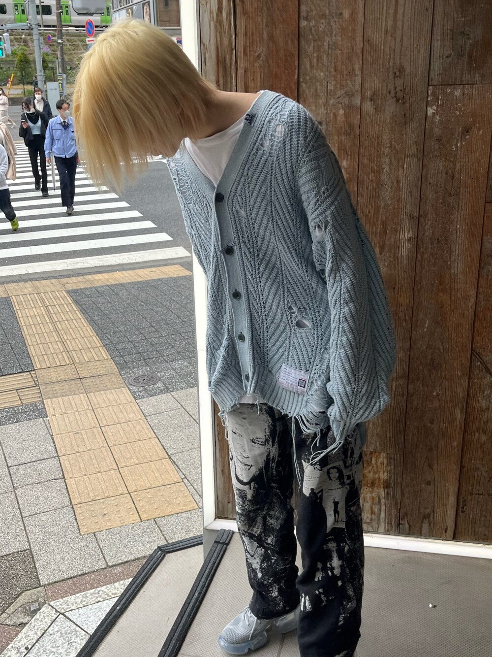 「今日のコーデ、春服、大人コーデ、きれいめカジュアル」｜「Maison MIHARA YASUHIROのアイテム（トップス、ブルー系）」を使った、hayato0717さん（メンズ・175cm）の春コーディネートの1枚目の写真
