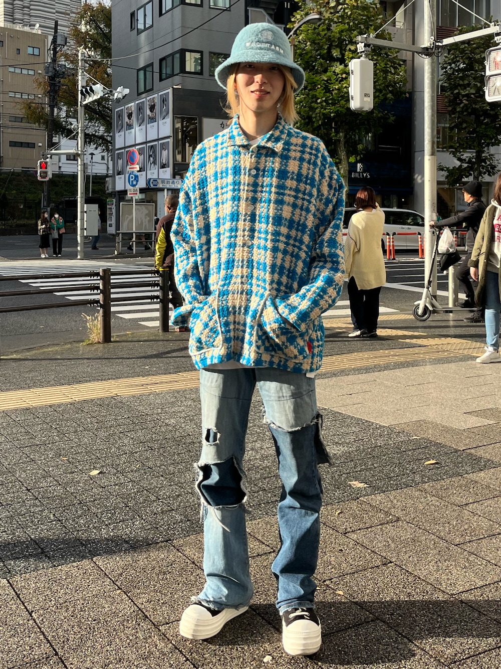 「秋のコーデ、メンズファッション、シンプルスタイル、ビックシルエット、お洒落さんとつながりたい」｜「FACETASMのアイテム（帽子、ブルー系）」を使った、hayato0717さん（メンズ・175cm）の秋コーディネートの1枚目の写真