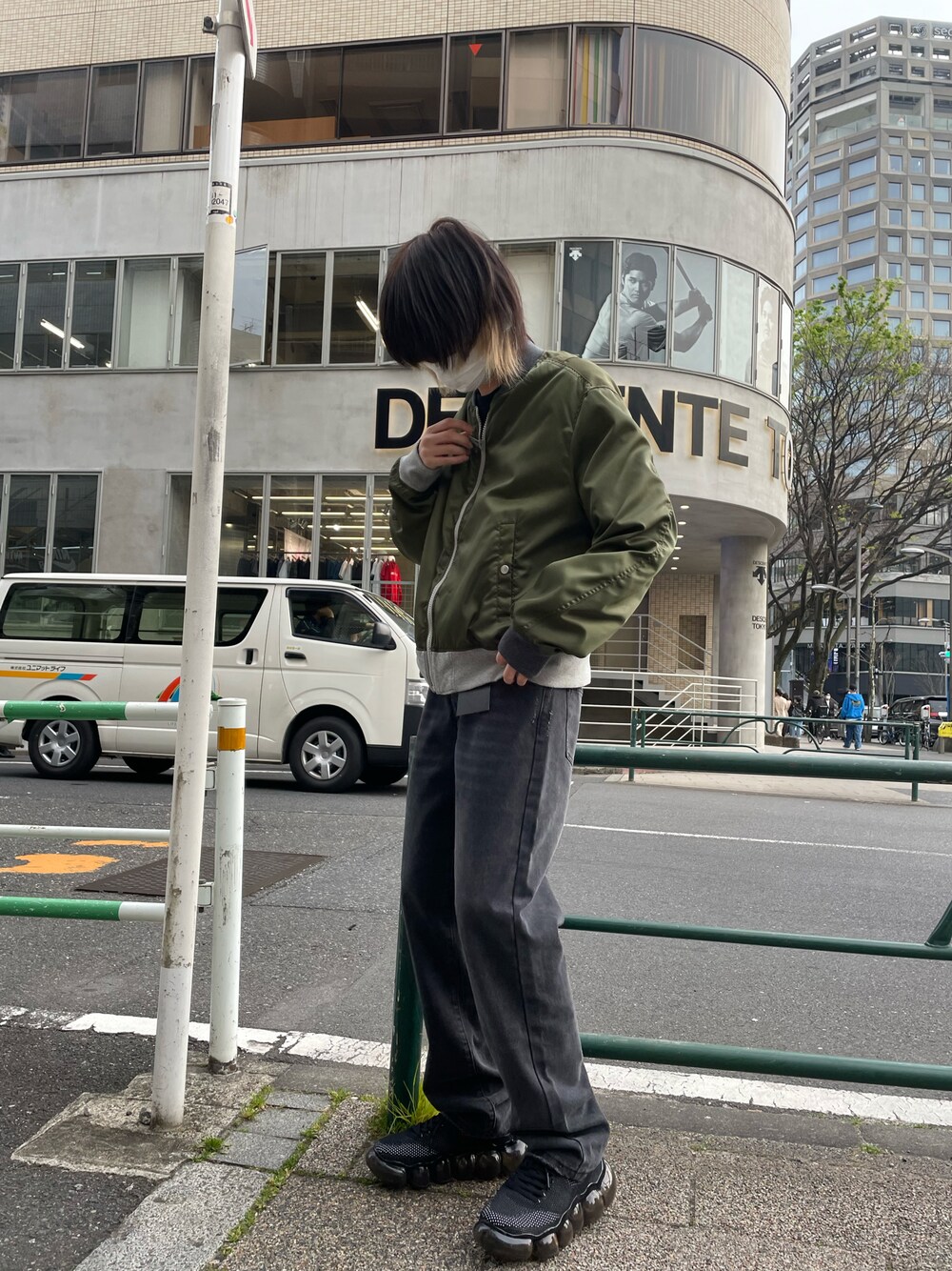 「カジュアルコーデ、休日スタイル、シンプルコーデ、ジャケット、ビックシルエット、おしゃれさんと繋がりたい、レイヤードスタイル、デニムコーデ、いいね、save、フォローお願いします🤑、グリーン」｜「UNDERCOVERのアイテム（トップス、グリーン系）」を使った、hayato0717さん（メンズ・175cm）の春コーディネートの1枚目の写真