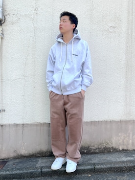 「アイテム（スウェットパンツ、ブラウン系）」を使った、井上真人さん（メンズ・175cm）の夏コーディネート