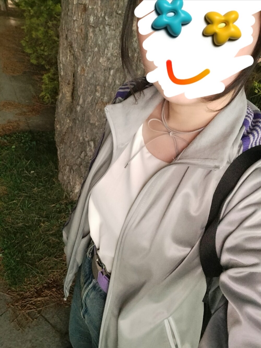 「top of the hillのライン入りジョグトップ（ジャージ、グレー系）」を使った、🔆💤さん（レディース・160cm）の春コーディネートの1枚目の写真