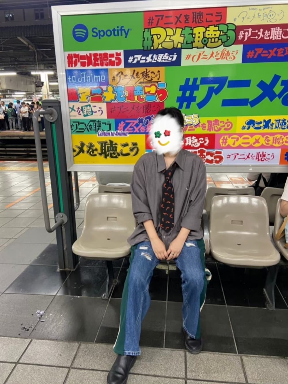 「ネクタイ、ジャージーパンツ」｜「DOUBLE NAMEのミニ恐竜ワッペンオックスシャツ/ユニセックス（シャツ/ブラウス、パープル系）」を使った、🔆💤さん（レディース・160cm）の春コーディネートの1枚目の写真