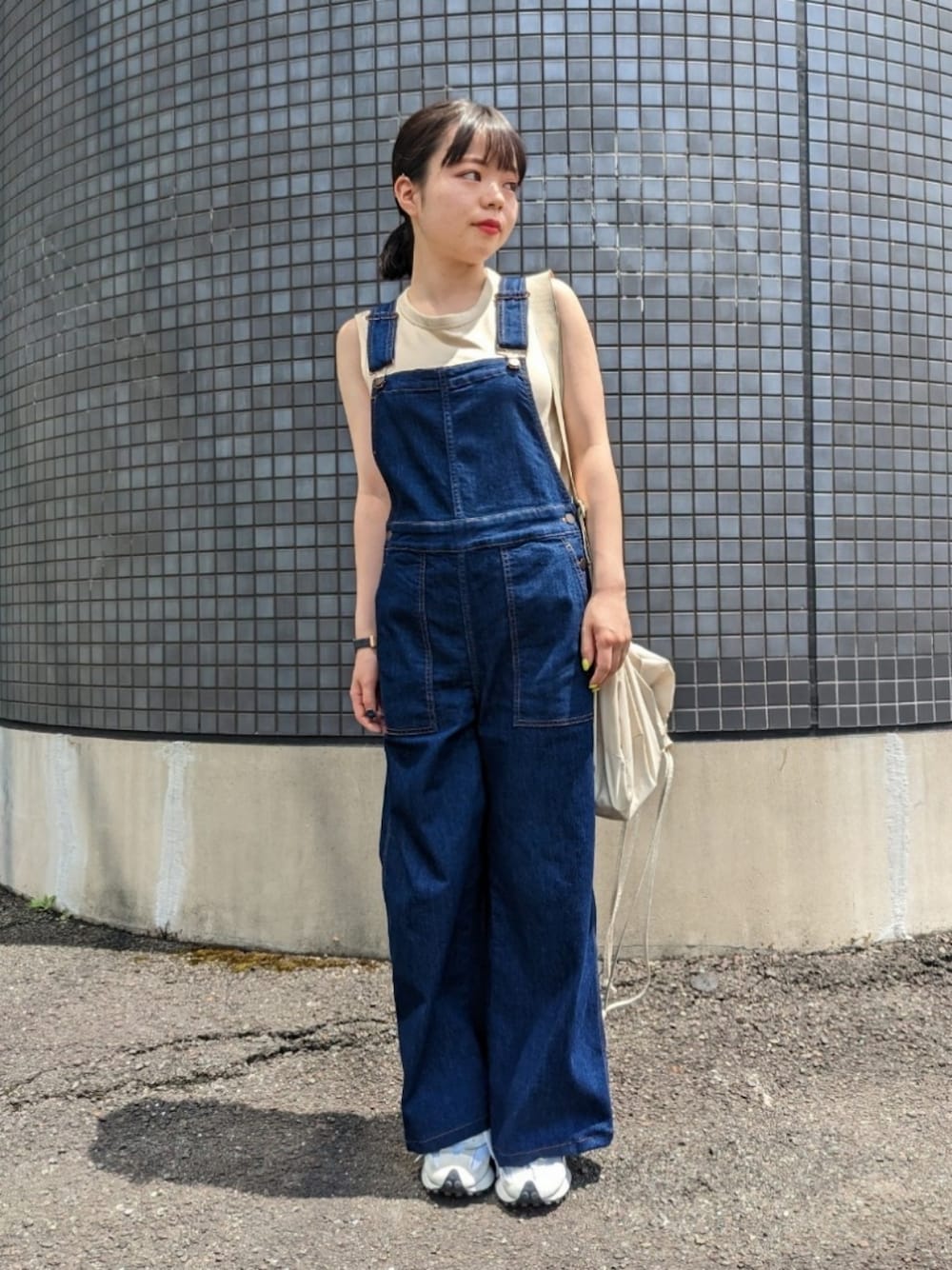 「このスタイルがお気に入り、カジュアルコーデ、夏コーデ、UNIQLO、デニムコーデ、デニム、ラフ、ノースリーブ、サロペット、オーバーオール、カジュアル、プチプラ、骨格ウェーブ、ブルベ冬、低身長」｜「GUのアイテム（サロペット/オーバーオール、ブルー系）」を使った、さくら🌸さん（骨格ウェーブ・レディース・153cm）の夏コーディネートの1枚目の写真