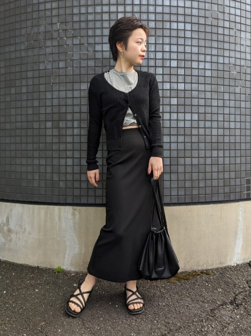 25日まで‼️ミースロエ　ツイスト長袖トップス MIESROHE（ミースロエ）の「ツイストディティールクロップドTSH（T