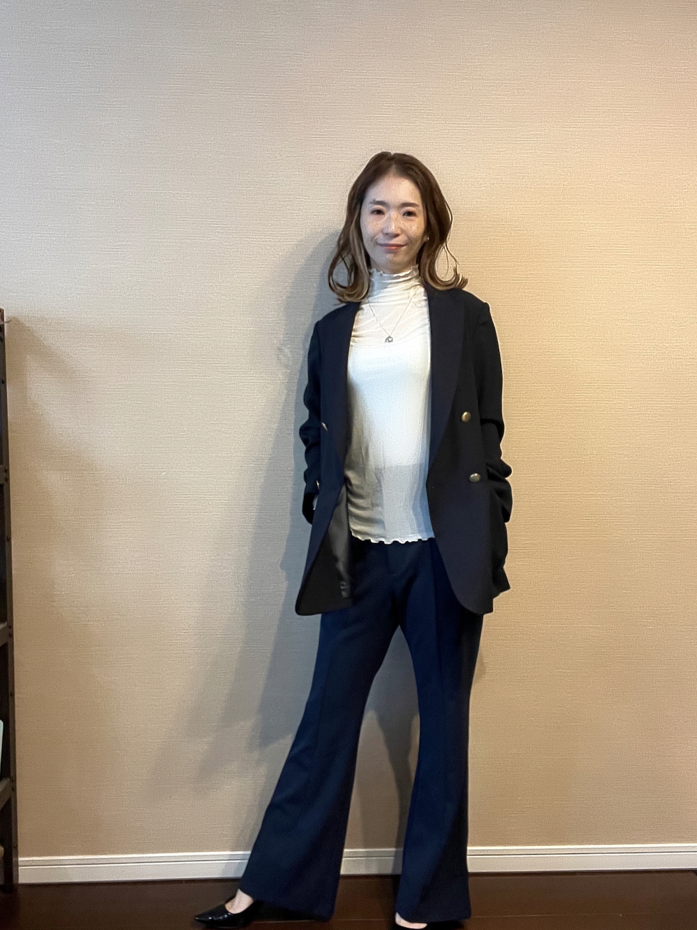 「パンツスタイル、ママファッション、低身長、参観日コーデ、GU、IENA、chacocloset、キレイめ、40代ファッション、アラフォー、アラフォーママコーデ、シンプルコーデ」｜「GUのアイテム（スラックス、その他）」を使った、Chikaさん（骨格ウェーブ・レディース・154cm）の冬コーディネートの1枚目の写真
