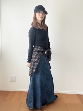 「アイテム（デニムスカート）」を使った、Chikaさん（レディース・154cm）の秋コーディネート