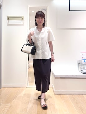 「NOLLEY’S Sophi（ノーリーズソフィ）のウォッシャブルライトダンボール2WAYタイトスカート（スカート、グレー系）」を使った、yamaguchiさん（レディース・163cm）の夏コーディネート