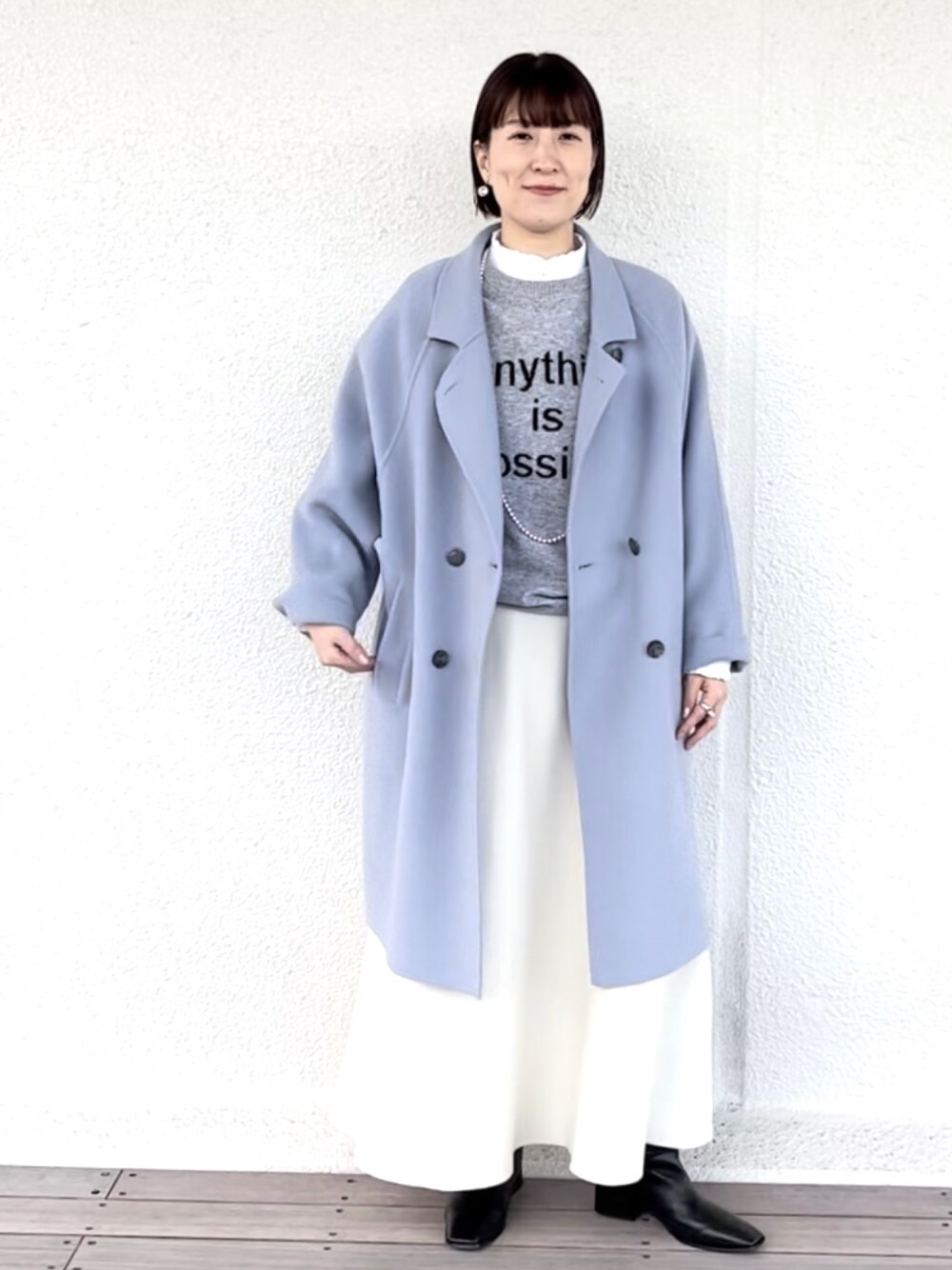 「ロゴニット、グレーニット、コート、コートスタイル、カラーコート、軽くて暖かい、オトナカワイイ、リエミラー、ノーリーズ、クリスマスに着たい服、マイベストコーデ2022、チェスターコート、冬コーデ、ニット」｜「NOLLEY’Sの◇【WEB限定サイズあり】総針フレアスカート（スカート、ホワイト系）」を使った、yamaguchiさん（レディース・163cm）の冬コーディネートの1枚目の写真