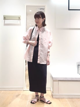 「NOLLEY’S Sophi（ノーリーズソフィ）のウォッシャブルライトダンボール2WAYタイトスカート（スカート、グレー系）」を使った、yamaguchiさん（レディース・163cm）の夏コーディネート