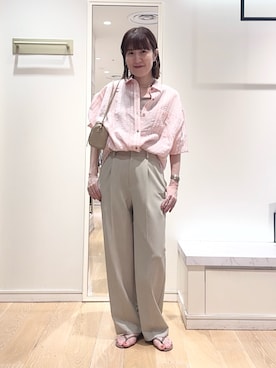 「NOLLEY’S Sophi（ノーリーズソフィ）の《セットアップ対応》ウォッシャブルドライツイルワイドパンツ（その他パンツ、ベージュ系）」を使った、yamaguchiさん（レディース・163cm）の夏コーディネート