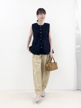 「NOLLEY’S（ノーリーズ）の《手洗い可能》レース付きペプラムベスト（ニット/セーター、ブルー系）」を使った、yamaguchiさん（レディース・163cm）の夏コーディネート