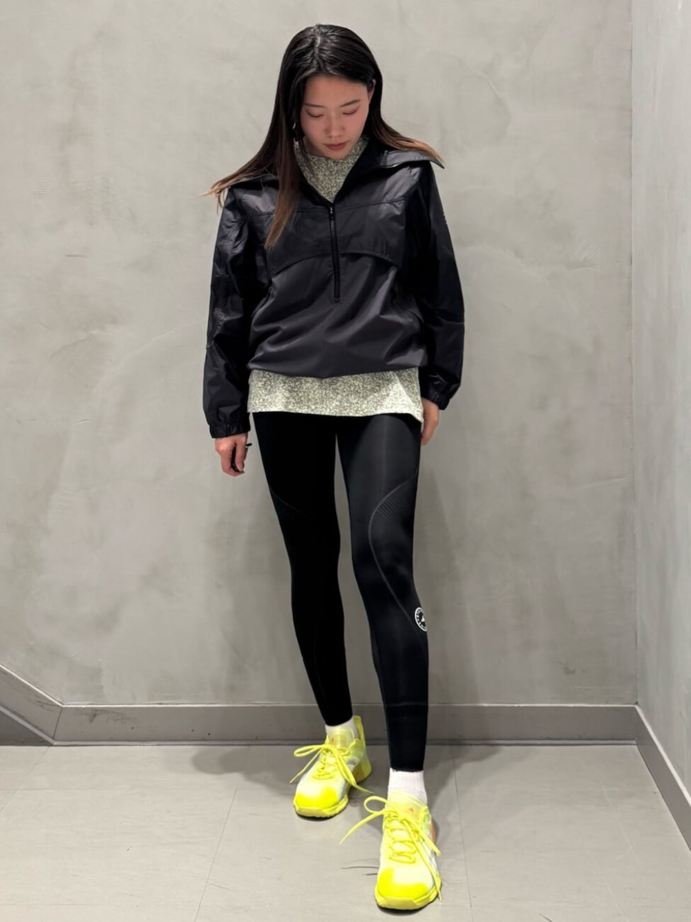 「adidas、アディダス、スポーツウェア、タイツ・レギンス、ブラ＆レギンス、ジム・トレーニング、ステラマッカートニー、adidas by Stella McCartney、レギンス、レギンスコーデ、ハーフジップ、ドロップセット、トレーニング」｜「adidasのadidas by Stella McCartney TrueNature プルオンジャケット（ジャケット/アウター、ブラック系）」を使った、OYさん（レディース・163cm）の夏コーディネートの1枚目の写真