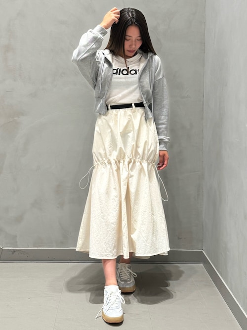 アディダス　長袖モックネック　スリット　ストレッチスカート　ベージュ　秋冬　新品 セール】リュクスフロー ルーズフィット ストレッチウーブン