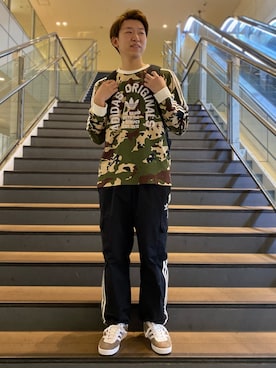 「アイテム（スニーカー、ブラウン系）」を使った、GHさん（メンズ・171cm）の春コーディネート