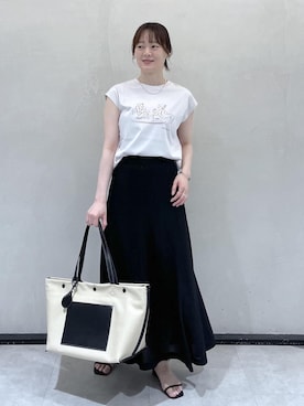 「ROPE'（ロペ）のギマコットンニットフレアスカート/セットアップ対応・イージーケア（スカート、ブラック系）」を使った、sahoさん（レディース・165cm）の夏コーディネート